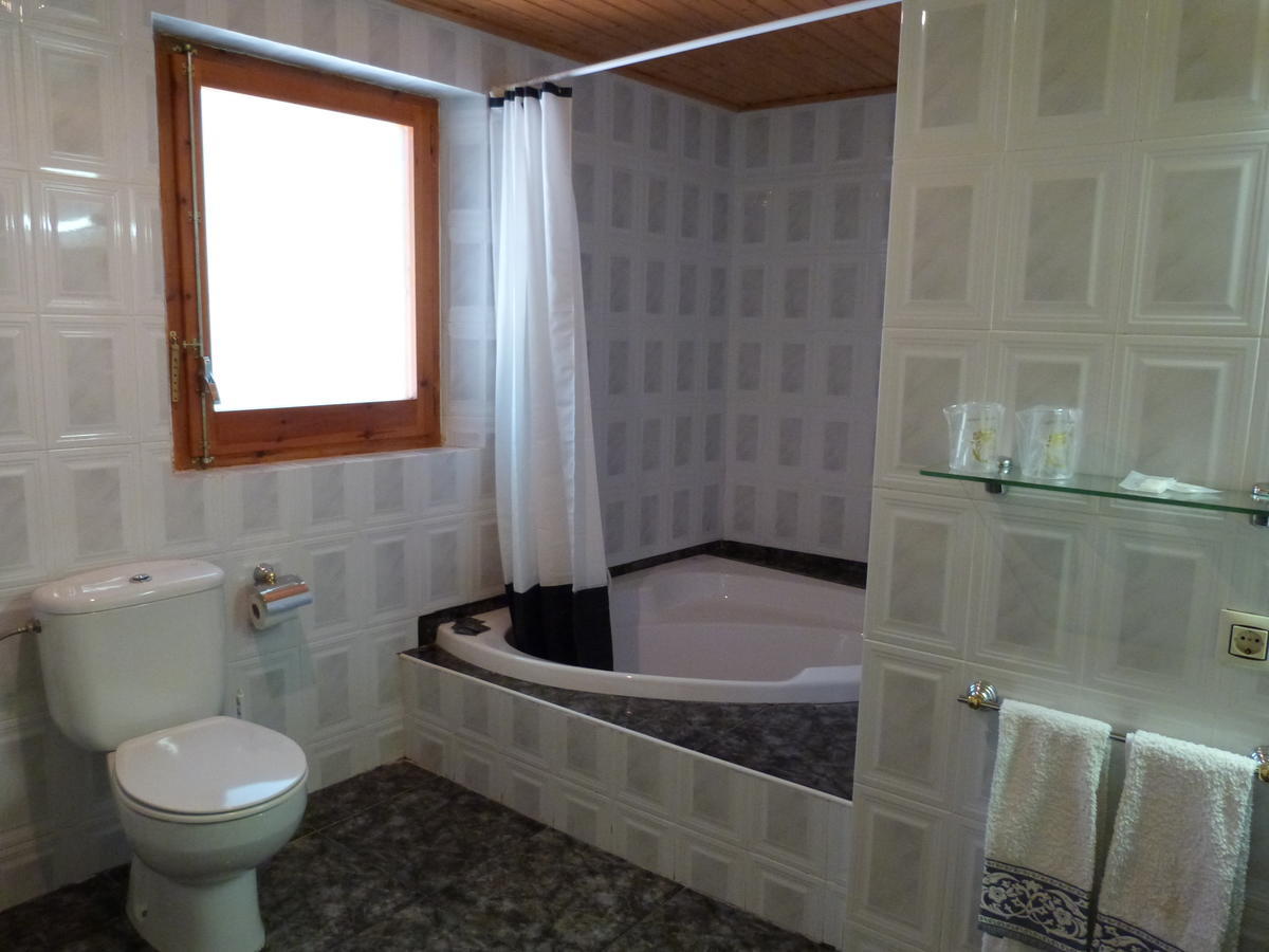 Ca L'Amadeu Hotel Vilanova de Escornalbou Værelse billede